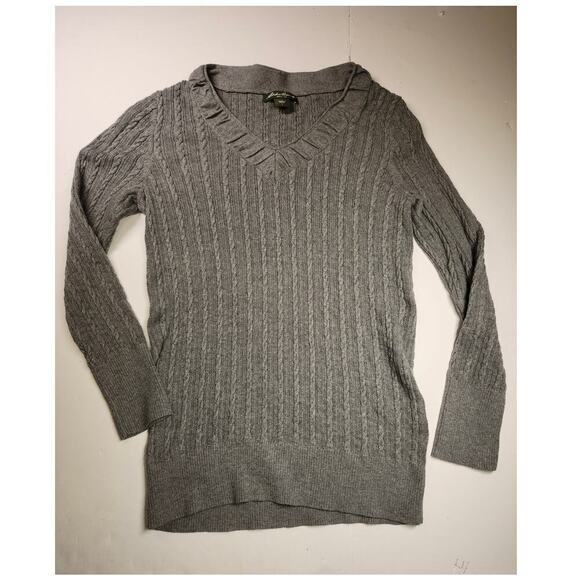 Eddie Bauer Gray V-Neck Sweater - Picture 1 of 6